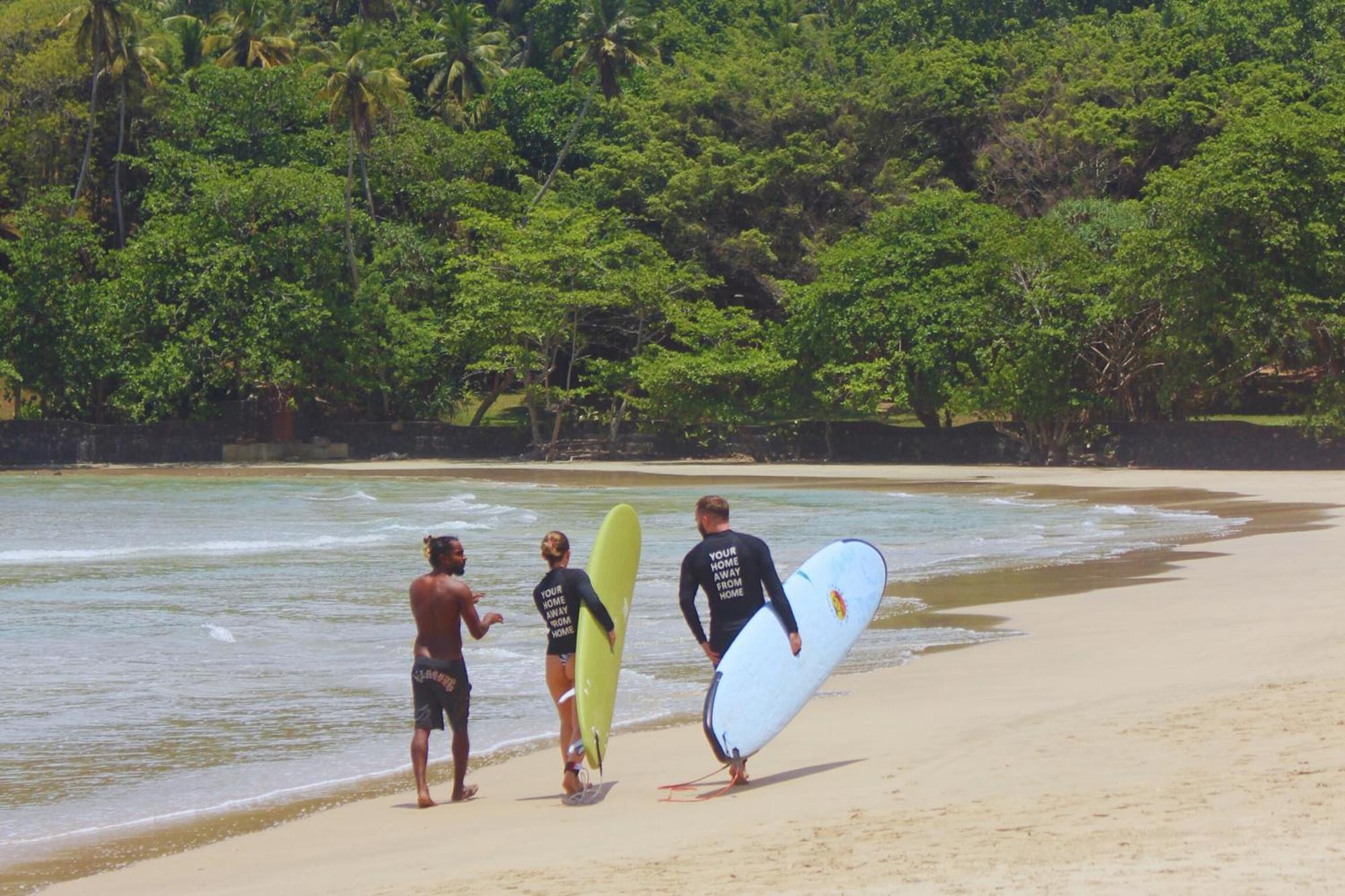 Calma - Surf, Yoga & Coffee On A Private Beach ディックウェラ エクステリア 写真